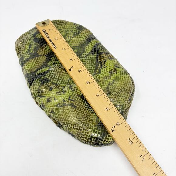 Vintage Faux Python Print Leather Puff Clutch J. Tiras Vintage Classic Timeless - Picture 9 of 14